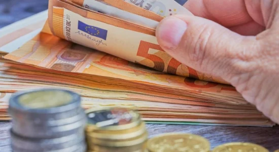 Rezervat devizore tejkaluan pesë miliardë euro