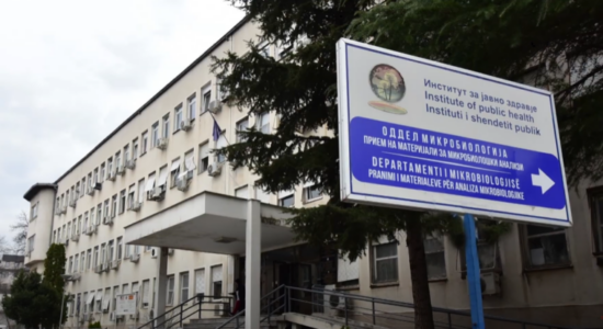 (VIDEO) ISHP: Duhani, mbipesha dhe alkooli faktorët për sëmundjet malinje