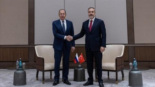 Kryediplomati turk dhe homologu i tij rus diskutojnë për Sirinë