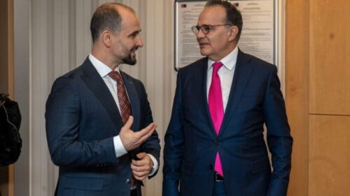 Murtezani takohet me zëvendësministrin e Jashtëm turk, Kemal Boaza