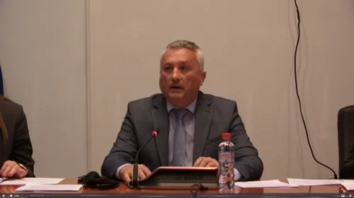 Propozim-vendimi për rregullimin e koeficientëve për përcaktimin e pagave të deputetëve dhe zyrtarëve është mbështetur nga Komisioni Parlamentar