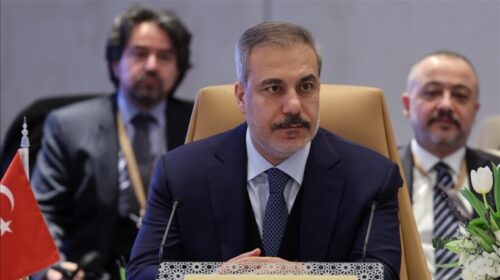 Fidan: Turqia do të bëjë pjesën e saj për të “lehtësuar rrugën e vështirë” përpara popullit sirian