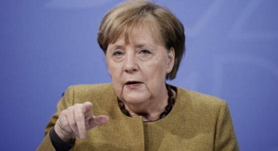 “Europa është sigurimi ynë i jetës”, Merkel: Ne nuk do ta ndryshojmë Trumpin, por mund të reagojmë ndaj tij