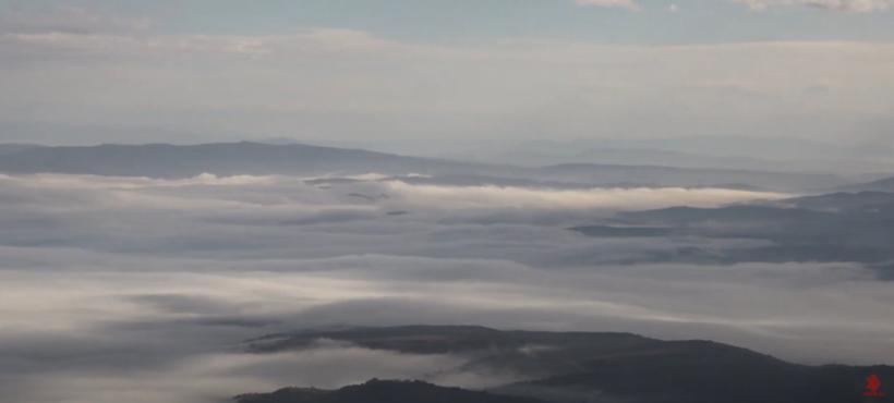 (VIDEO) Shkupi u mbulua nga mjegulla të dendura