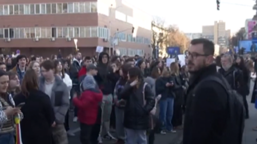 (VIDEO) Protestë në Shkup pas vdekjes së 22 vjeçares