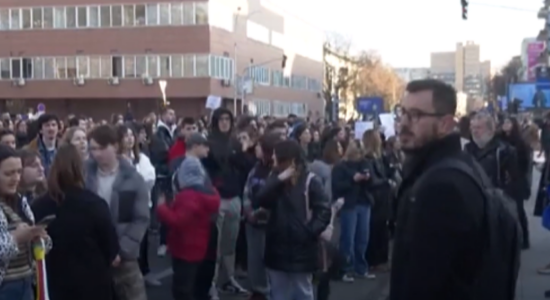 (VIDEO) Protestë në Shkup pas vdekjes së 22 vjeçares