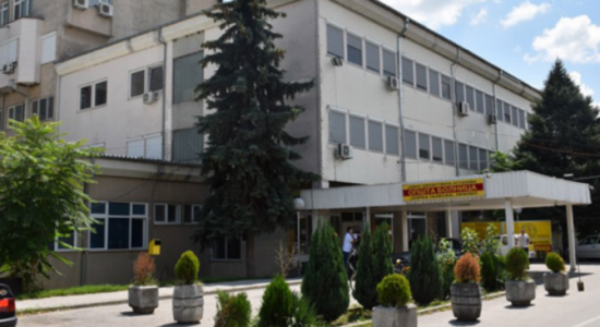 Skandali në Spitalin e Prilepit, arrestohet edhe një person për përvetësim të fondeve prej mbi 15 milionë denarësh