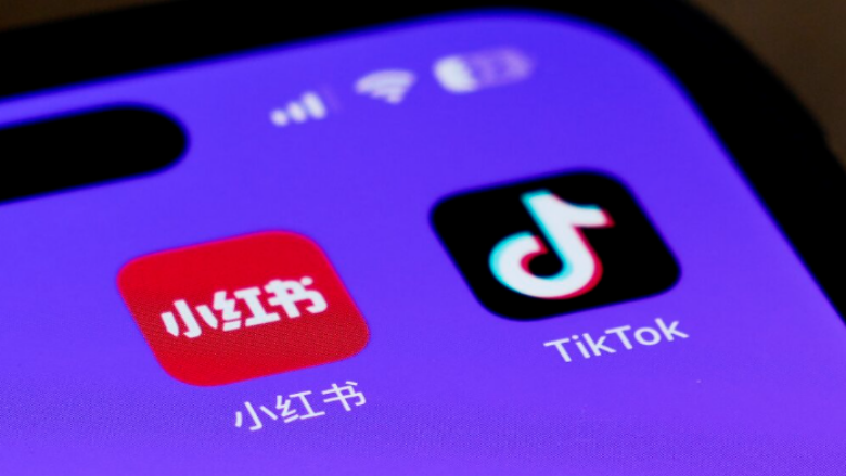 Ndalimi i TikTok po afrohet, por amerikanët kanë një alternativë të re – mijëra përdorues ‘migrojnë’ në një tjetër aplikacion kinez