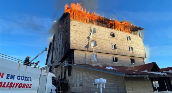 Turqi, 10 persona humbin jetën nga zjarri në një hotel