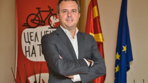 Gerasimovski: Ndalesa për celularë në shkollat fillore në Qendër funksionon në mënyrë të shkëlqyer, nxënësit janë më të fokusuar në mësim