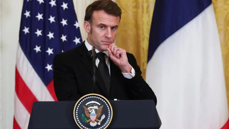 Biseda me Trump, Macron: Paqja nuk duhet të nënkuptojë një dorëzim të Ukrainës