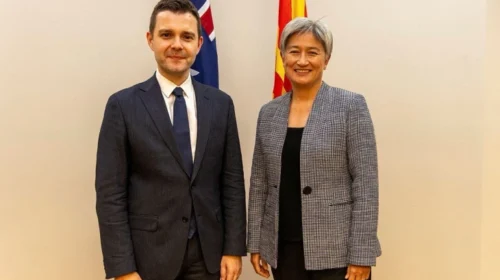 Mucunski u takua me ministren australiane të Punëve të Jashtme, Peni Uong