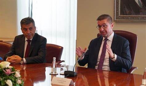 Mickoski dhe Mexhiti javën e ardhshme në Turqi në drekë private me presidentin Erdogan!