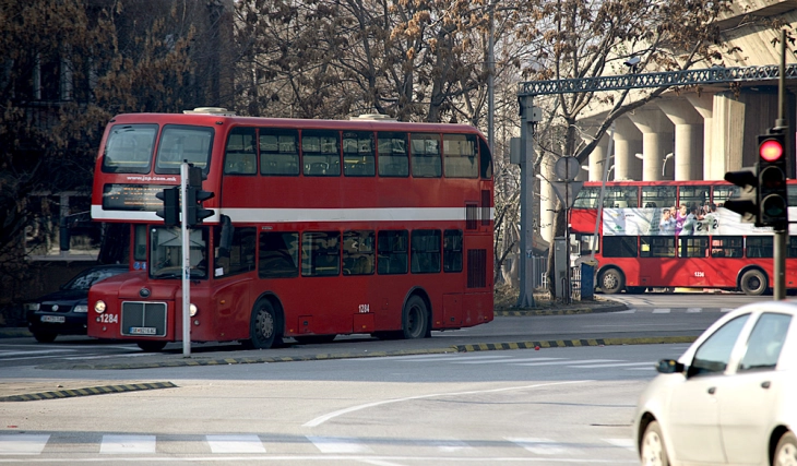 Propozim-vendimi për ndryshimin e linjave të transportit të udhëtarëve në Shkup nuk kaloi në seancën e sotme të Këshillit të Qytetit të Shkupit