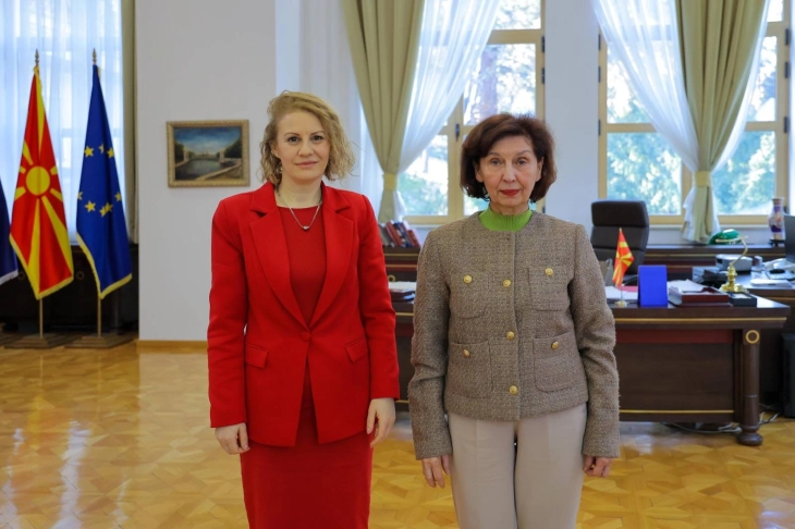 Takim i Siljanovska – Davkovës me drejtoreshën e Komisionit për marrëdhënie me bashkësitë fetare dhe grupet religjioze, Trajkovska