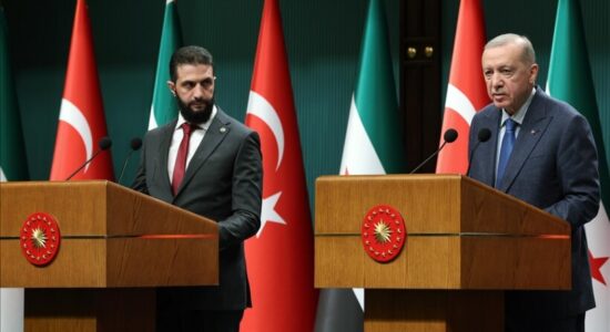 Erdoğan: Vizita historike e presidentit sirian al-Sharraa shënon fillimin e “miqësisë së qëndrueshme”