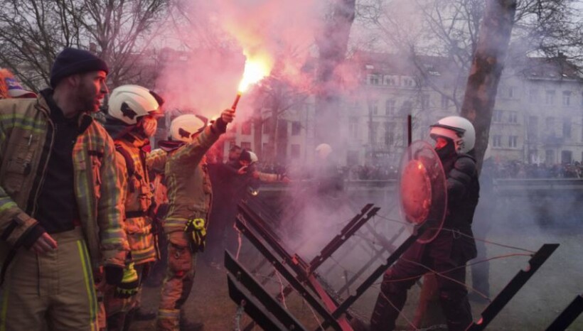 Protestë masive në Bruksel për reformat e pensioneve, policia përdori gaz lotsjellës