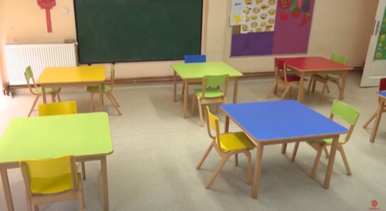 Fillon dhënia e licencave për edukatorë, përkëdhelës, bashkëpunëtorë profesional dhe drejtorë në institucionet për fëmijë