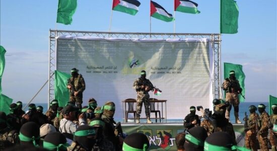 Brigadat Al-Qassam i dorëzojnë Kryqit të Kuq 2 nga 3 pengjet izraelitë në Khan Younis