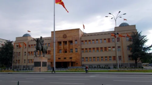 Kabineti i Gashit: Janë respektuar të gjitha procedurat ligjore lidhur me ndodhitë në Komisonin për Politikë Sociale
