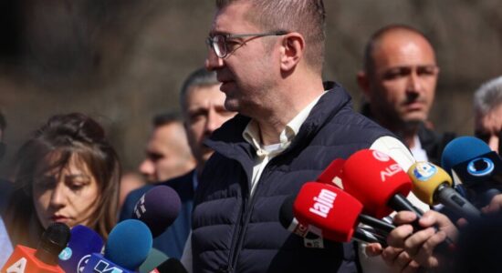 Mickoski: Në këtë moment, aktivitet investues prej rreth dy miliardë denarë për projekte në arsim