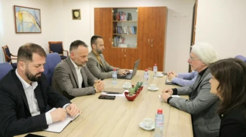 Zëvendëskryeministri Fetai u takua me drejtorin e NDI-së, Dejvid Sip
