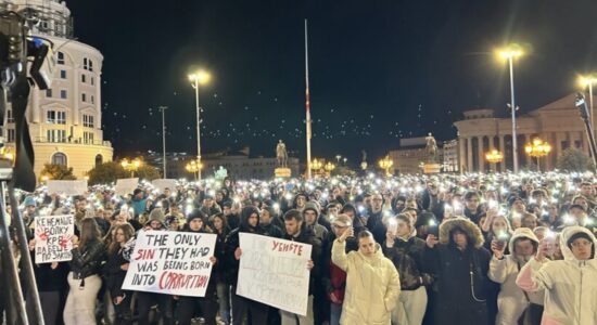 Shkup, tubim paqësor i qytetarëve në nderim të viktimave