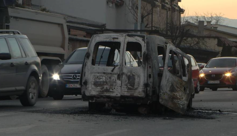 Dy incidente me makina të djegura në Shkup