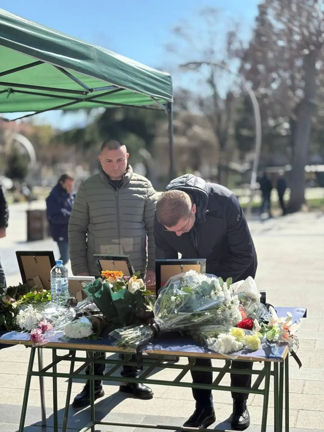 Mickoski u nënshkrua në Librin e Ngushëllimeve në Koçan