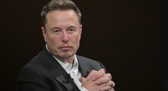 Elon Musk: Do të doja të vdisja në Mars, qëndrimi në Tokë është rrezik real