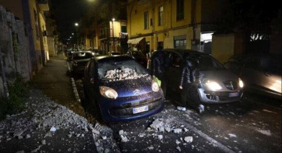 Tërmet i fortë në Napoli! Një e plagosur, dëme të shumta materiale, mbyllen shkollat