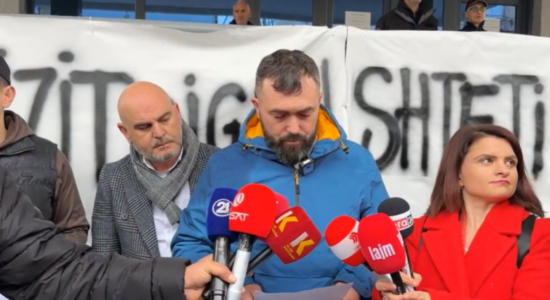 Protesta në Tetovë: Korrupsioni vret, kërkohet drejtësi për rastet tragjike!