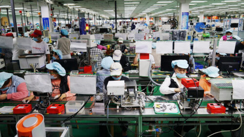 Apple planifikon zhvendosjen e prodhimit të celularëve nga Kina në Indi, çfarë pritet të ndodhë me çmimet e iPhone
