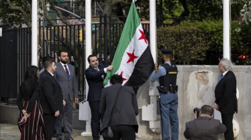 Flamuri i ri sirian ngrihet në selinë e OKB-së në New York