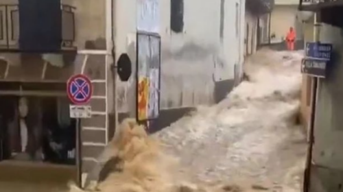 VIDEO/ Stuhitë godasin veriperëndimin e Italisë, moti i keq krijon kaos në disa zona