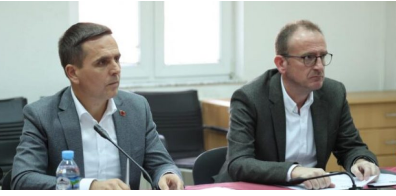 (VIDEO) Sonte vuloset kush do të fitojë, matematika e Kasamit apo psikologjia e Taravarit