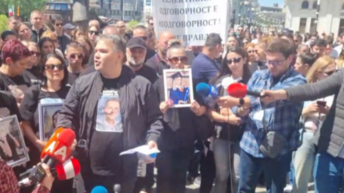 Tragjedia në Koçan, protestuesit kërkojnë përgjegjësi nga funksionarët aktual dhe atyre të mëparshmit