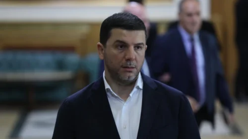 Krasniqi: LVV-ja po tallet me qytetarët, ta kuptojë që sundimi njëpartiak ka përfunduar