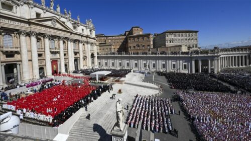 Vatikan, mbahet ceremonia mortore e Papa Françeskut