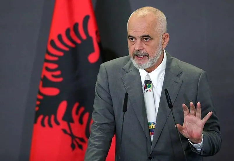 Rama flet për hekurudhën “Kuq e Zi” e cila lidhë Durrësin me Prishtinën