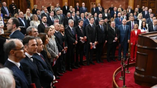 Votohet qeveria e re e Serbisë