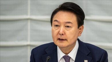 Gjykata Kushtetuese e Koresë së Jugut ka vendosur njëzëri të largojë presidentin e akuzuar Yoon Suk Yeol nga detyra lidhur me përpjekjen e tij për shpalljen e ligjit ushtarak më 3 dhjetor.