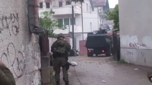 (VIDEO) Një dekadë nga ‘Lagjja e Trimave’, enigma për porositësit dhe motivin e vërtetë vazhdon
