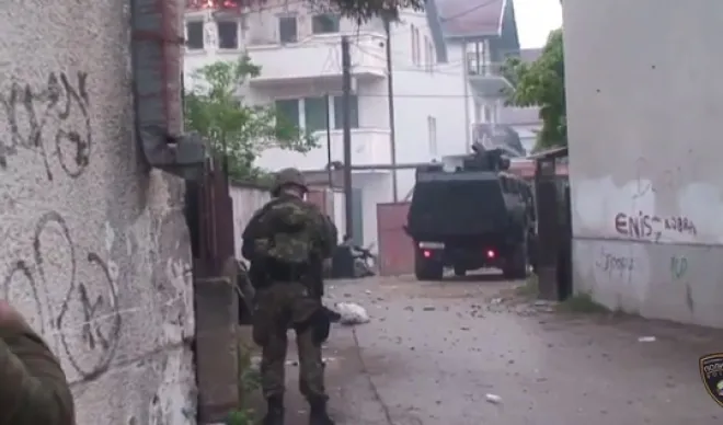 (VIDEO) Një dekadë nga ‘Lagjja e Trimave’, enigma për porositësit dhe motivin e vërtetë vazhdon