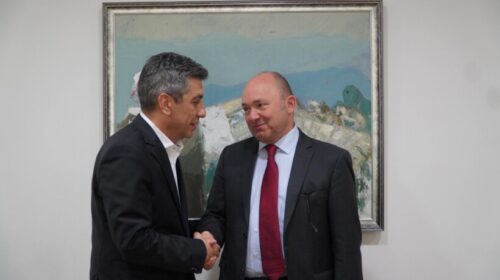 Mexhiti takohet me ambasadorin austriak, Pamer