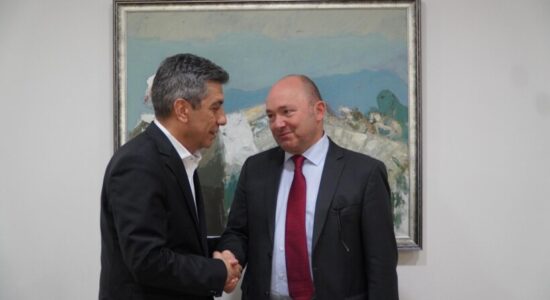Mexhiti takohet me ambasadorin austriak, Pamer