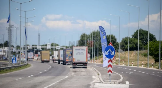 Azeski në takim me homologun e tij nga Kosova për tejkalimin e problemit rreth ndalesës së kamionëve të Maqedonisë me produkte ushqimore