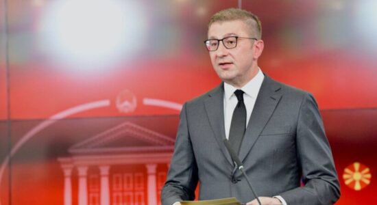 Mickoski: Pranoj çdo ndërmjetësim, Evropa duhet të tregojë lidership