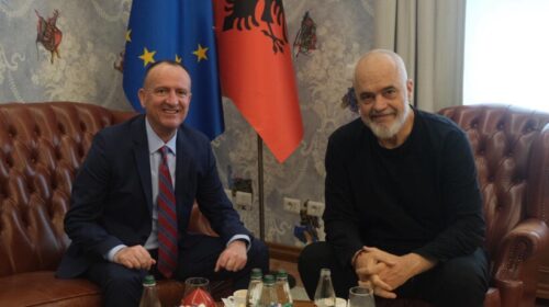 Arben Taravari në takim me kryeministrin Edi Rama në Tiranë