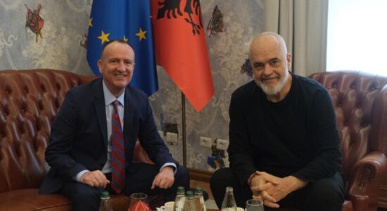 Arben Taravari në takim me kryeministrin Edi Rama në Tiranë